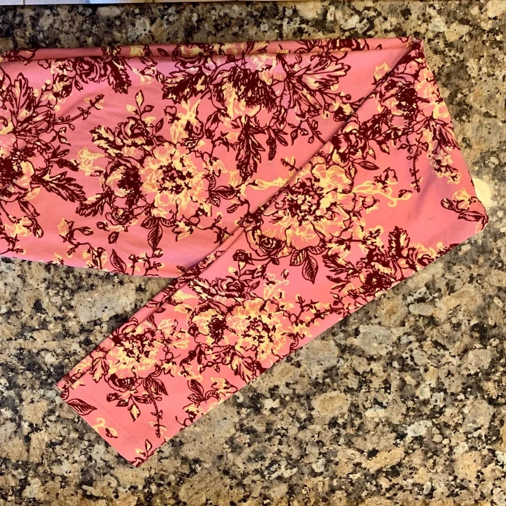 “Vintage” LuLaRoe One Size Leggings - Picture 2 of 4